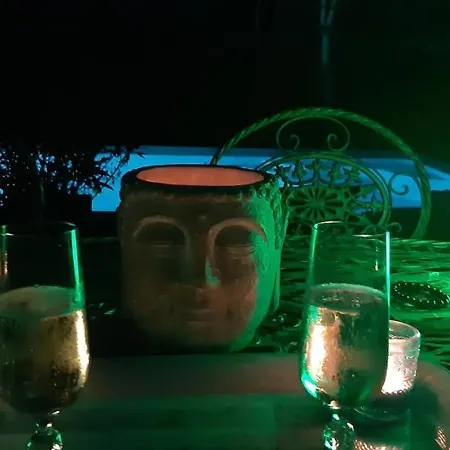 Homestay La Cle Des Anges Avec Piscine Chauffee Egliseneuve-pres-Billom