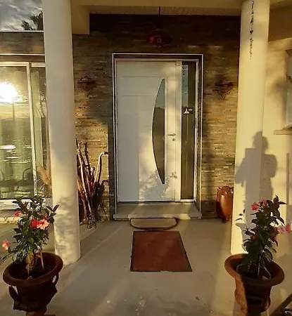 Homestay La Cle Des Anges Avec Piscine Chauffee Egliseneuve-pres-Billom